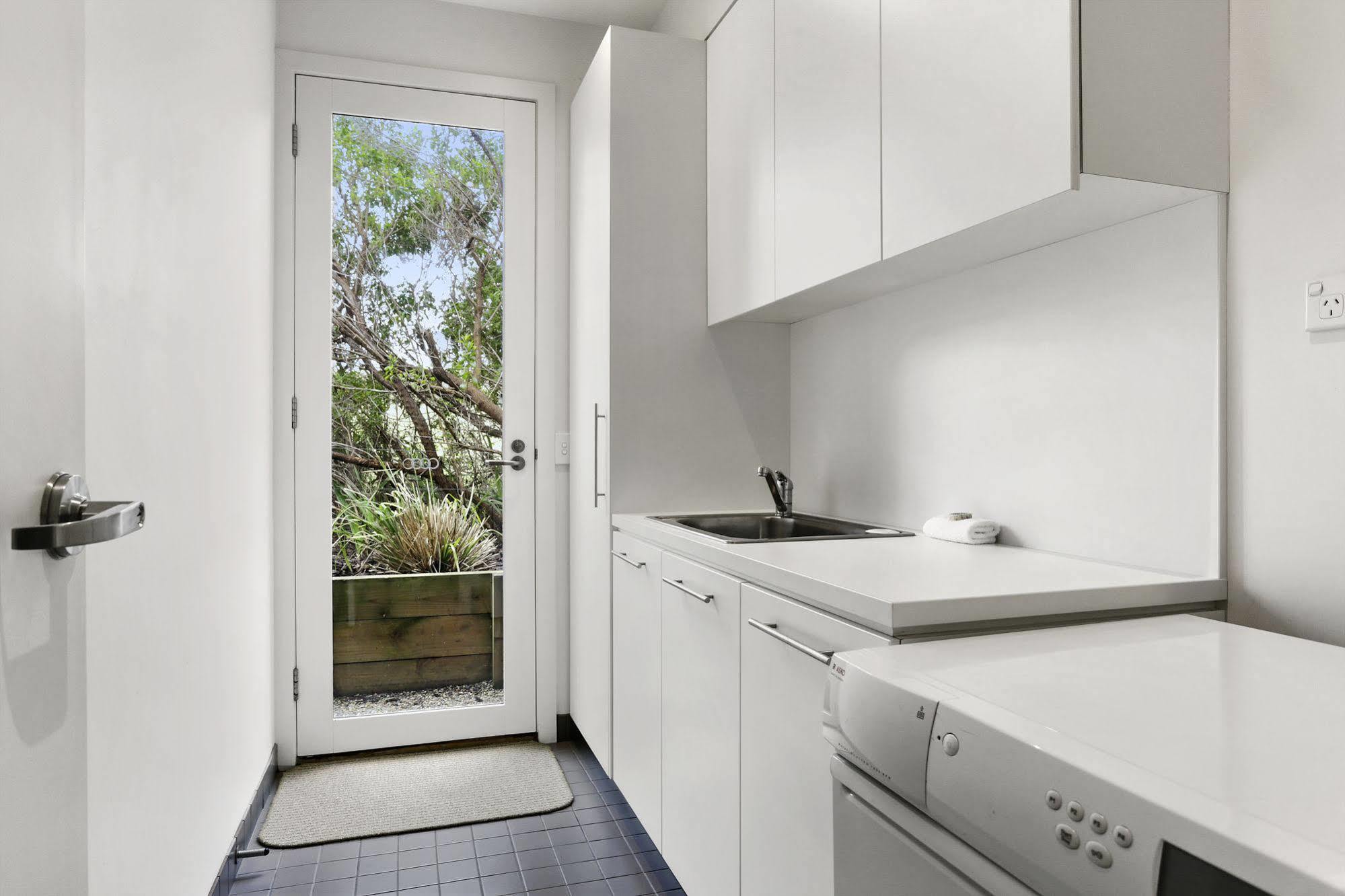 12 Apostles Accommodation Anchors Beach House With Sea Views Port Campbell Exteriör bild